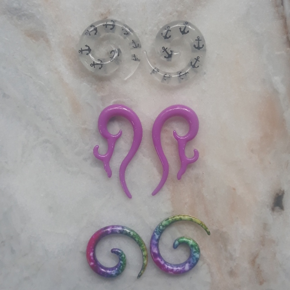 Three pairs of spiral tappers